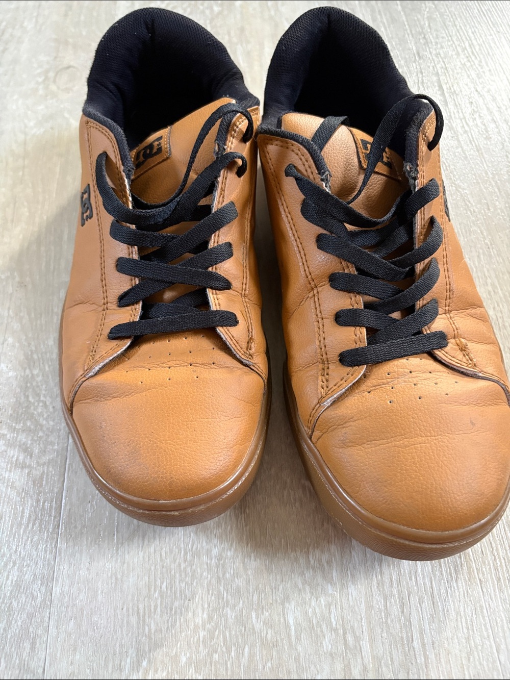 Sneakers DC size 8.5